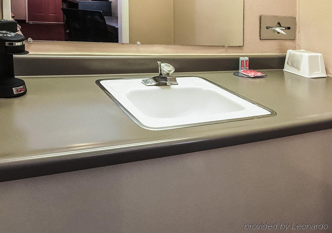 Rodeway Inn West Dodge โอมาฮา ภายนอก รูปภาพ