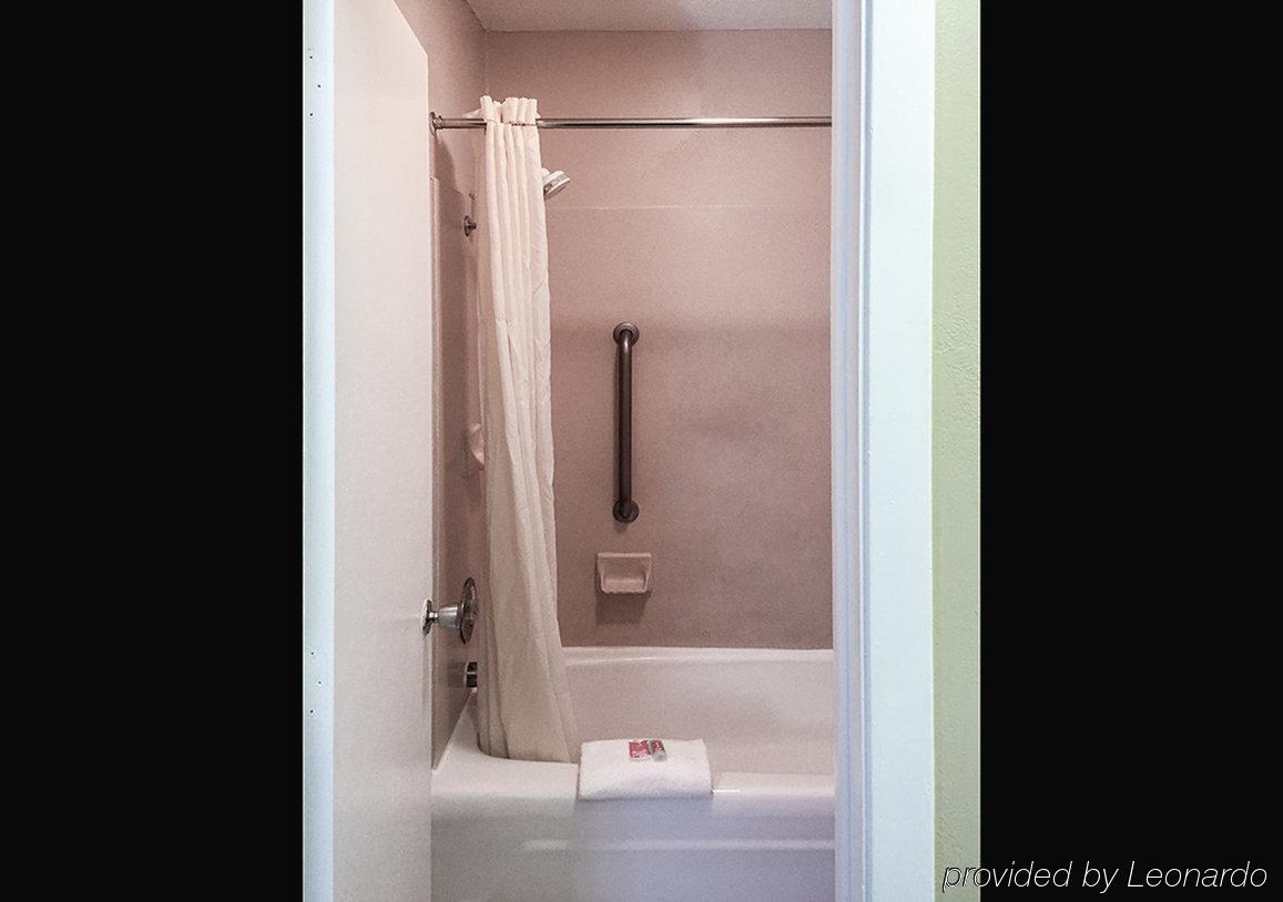 Rodeway Inn West Dodge โอมาฮา ภายนอก รูปภาพ