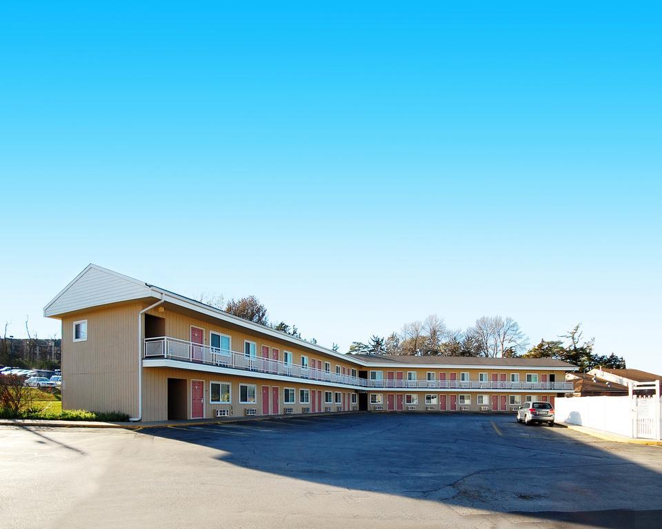 Rodeway Inn West Dodge โอมาฮา ภายนอก รูปภาพ