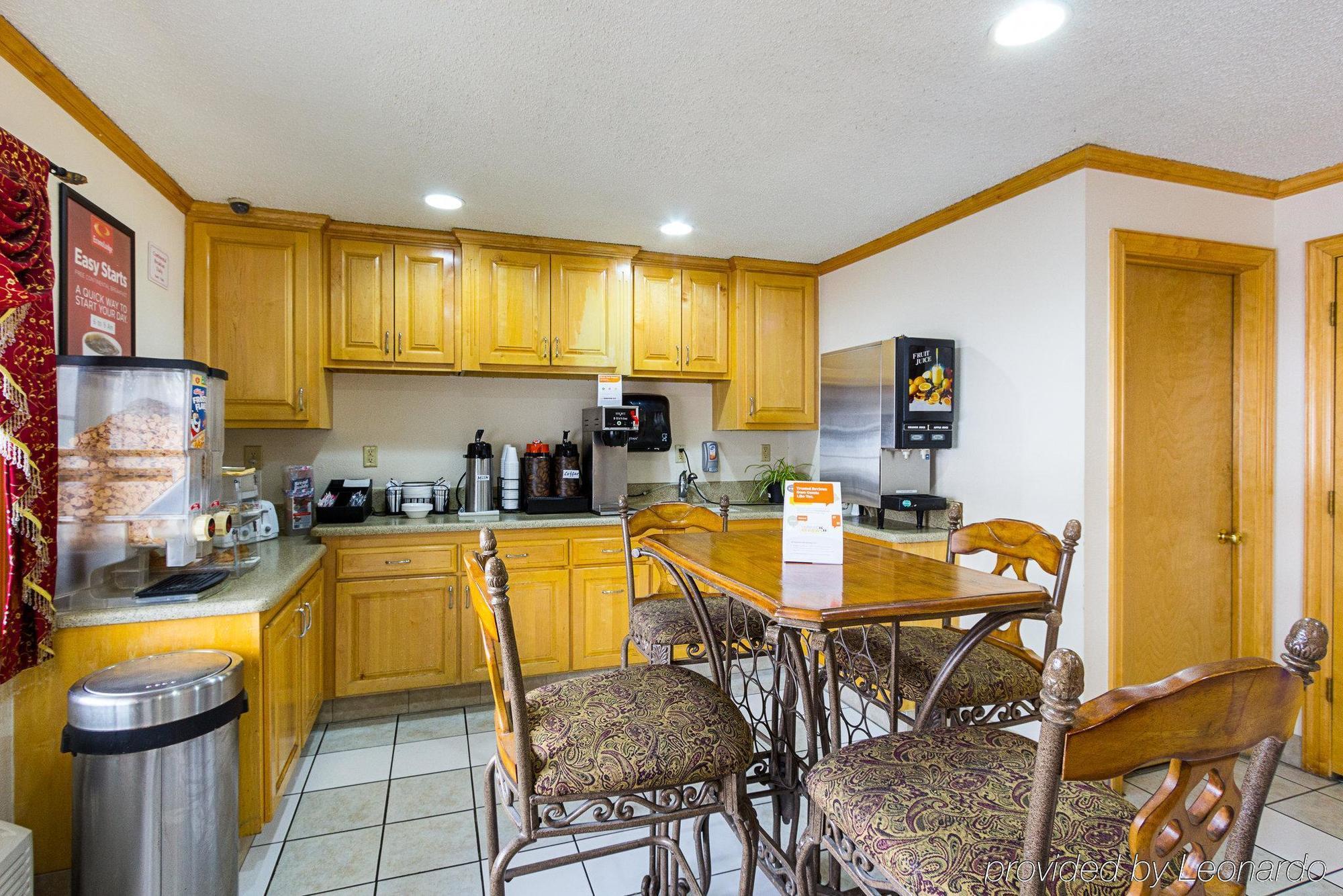 Rodeway Inn West Dodge โอมาฮา ภายนอก รูปภาพ
