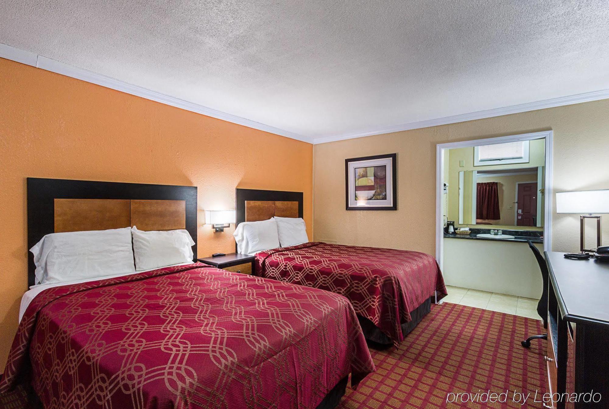 Rodeway Inn West Dodge โอมาฮา ภายนอก รูปภาพ