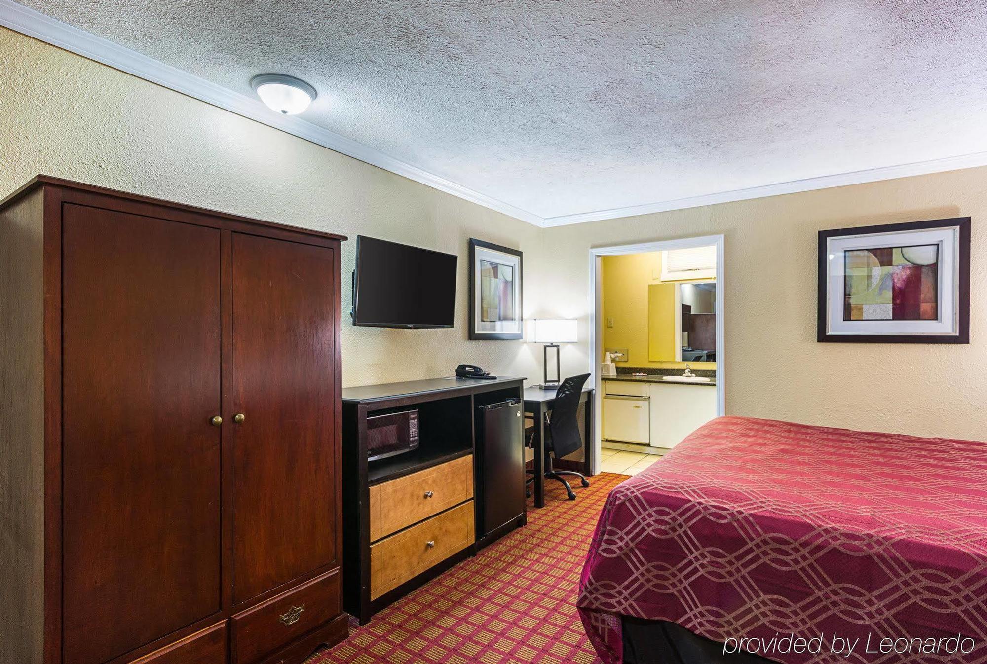 Rodeway Inn West Dodge โอมาฮา ภายนอก รูปภาพ