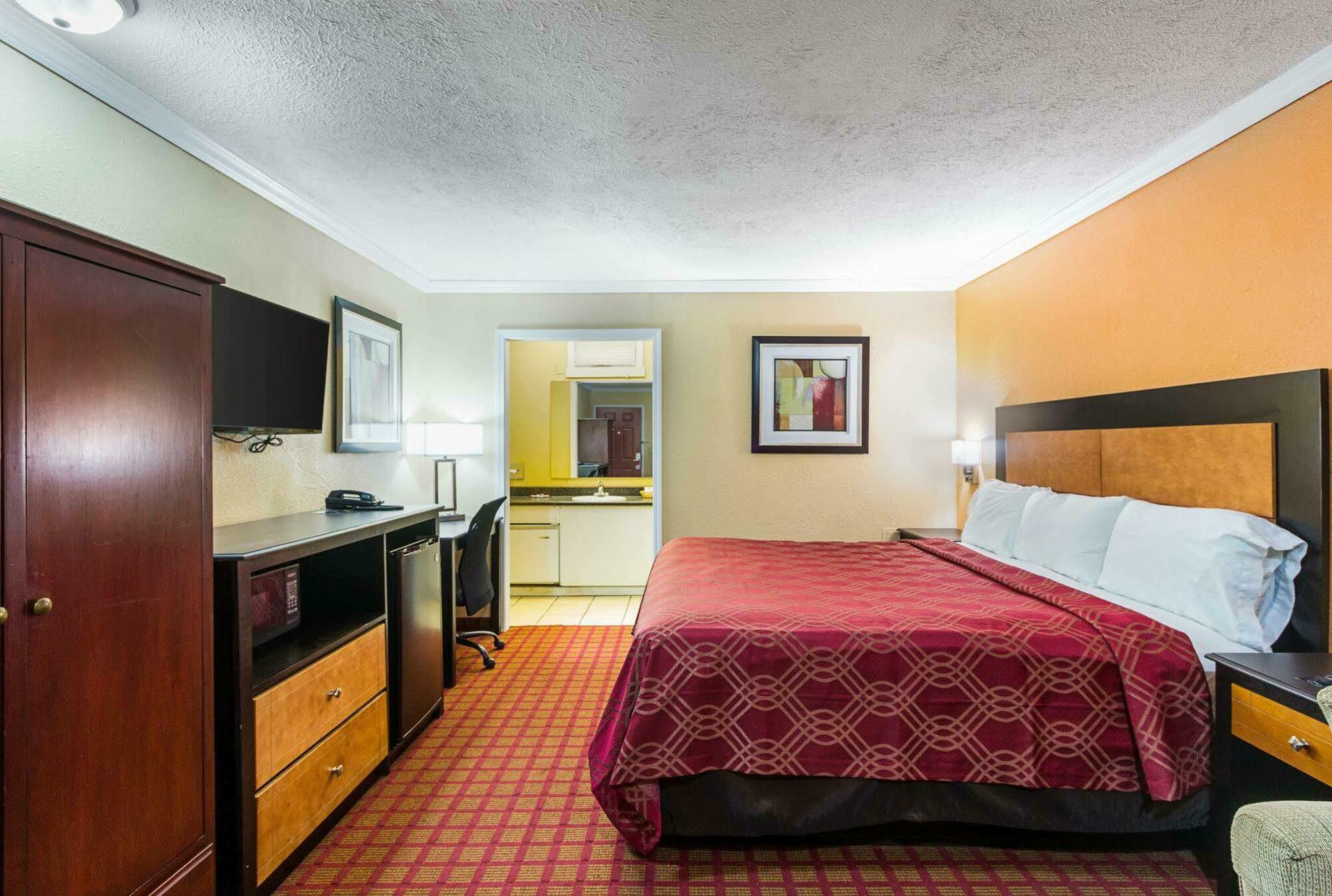 Rodeway Inn West Dodge โอมาฮา ภายนอก รูปภาพ
